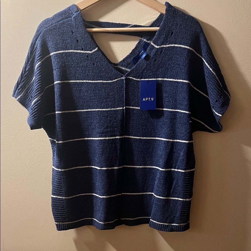 Ladies Apt 9 Bar Back Top - dress up or down- Brand New!